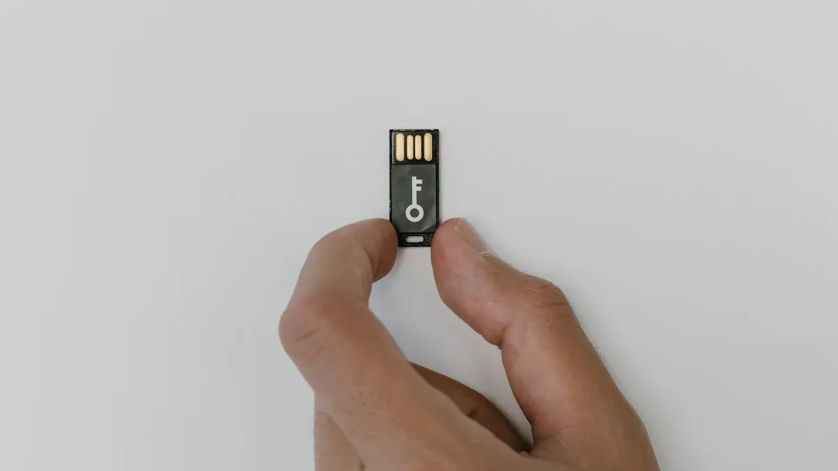 Преимущества W25N01GVZEIG от Winbond Electronics