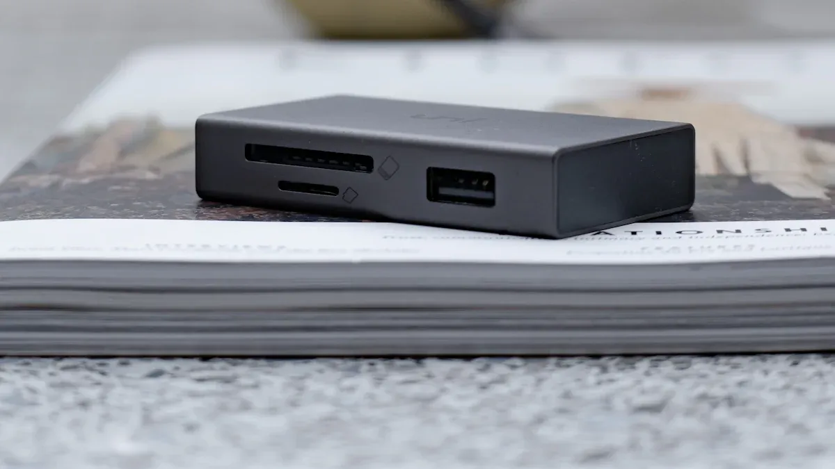 Features of the SMSC USB2660/USB2660i