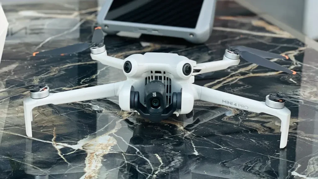 ÙÙØ§Ø±ÙØ© Ø´Ø§ÙÙØ© Ø¨ÙÙ DJI Mini 3 Pro ÙDJI Mini 4 Pro ÙÙ ÙØ§ÙØ¹ Ø§ÙÙØ³ØªØ®Ø¯ÙÙÙ
