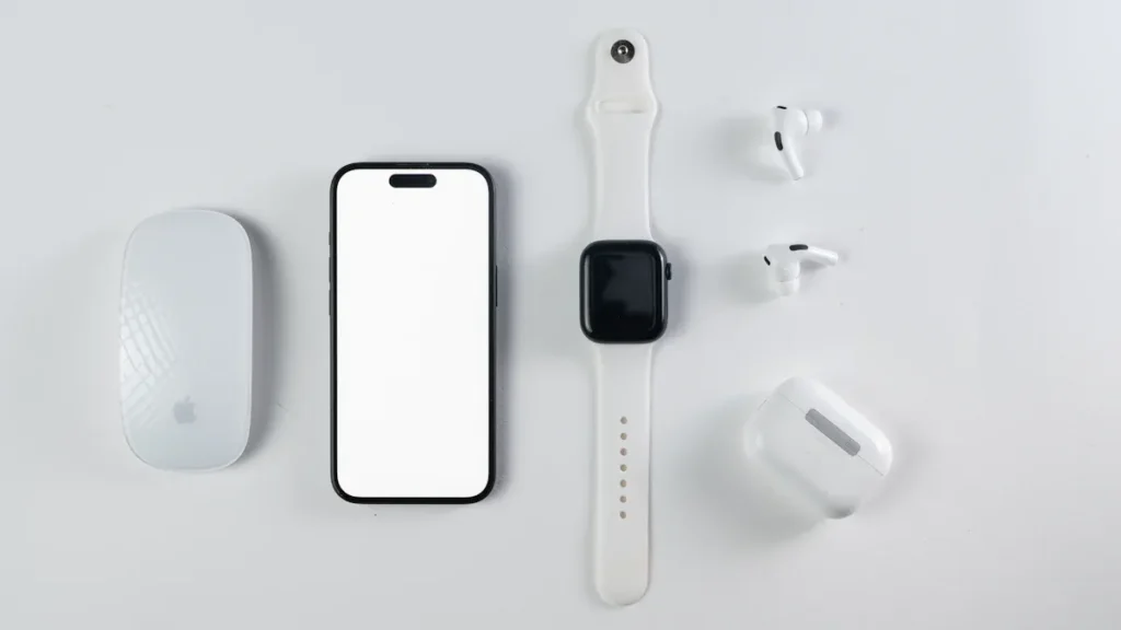 Unlocking Next-Generation Wearables with Adesto Memory ICs and Dialog PMICs for BLE, Wi-Fi, and TWS