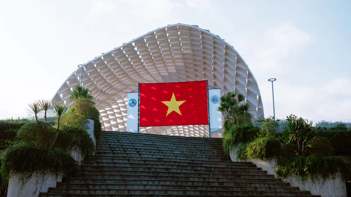 China'
style=